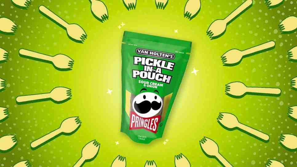 pringles sour cream & onion pickle-in-a-pouch